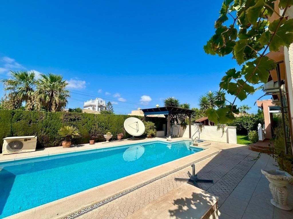 Maison de luxe à vendre à Cabo Roig, 790 000 €, Photo 7