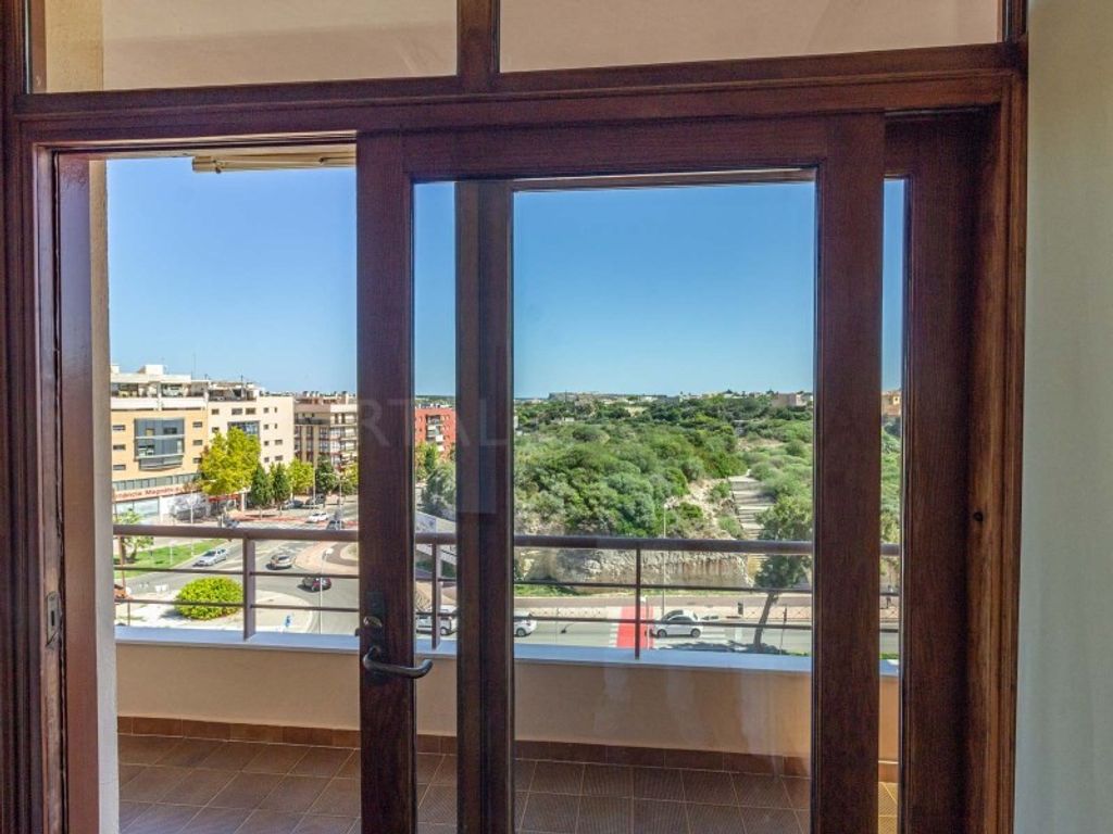 Luxury Apartment for sale in Maó, 440 000 €, Photo 1