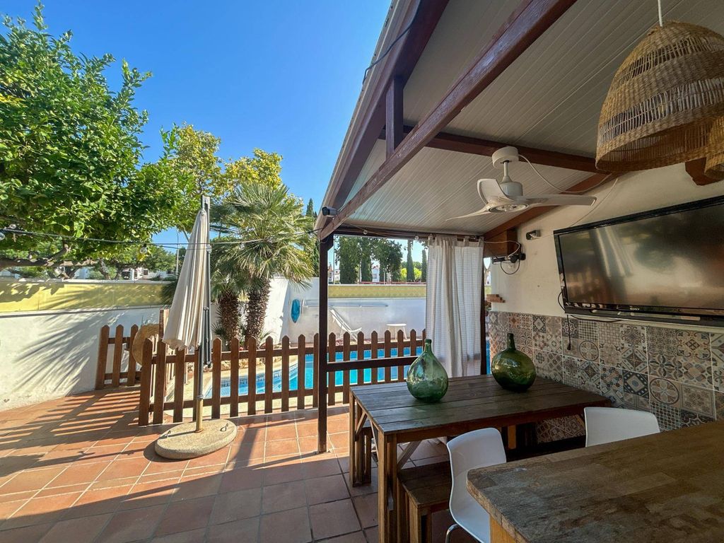 Luxury House for sale in Sant Pere de Ribes, 560 000 €, Photo 1