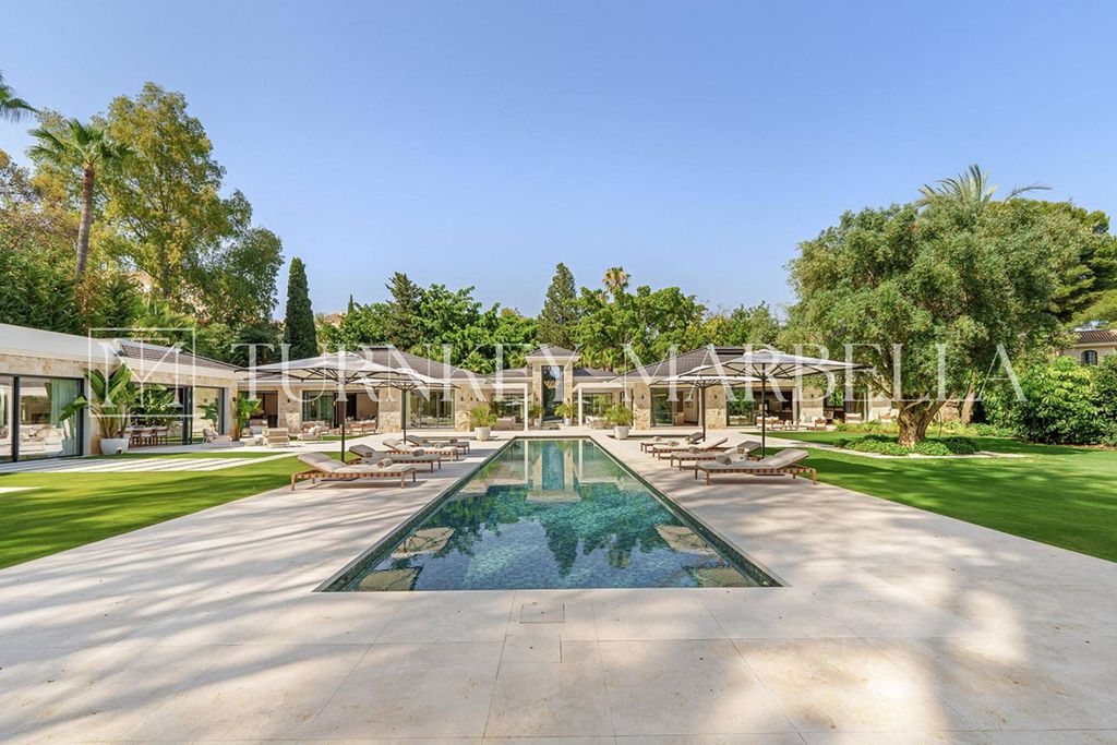 Luxury House for sale in Marbella, 20 500 000 €, Photo 1
