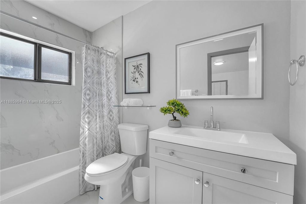 Luxury House for sale in Hollywood, 462 702 €, Photo 7