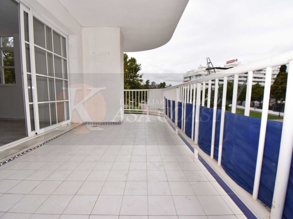 Luxury Apartment for sale in Fuengirola, 595 000 €, Photo 1