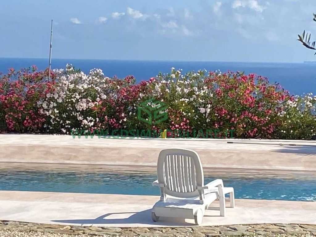Luxury House for sale in Pantelleria, 900 000 €, Photo 1