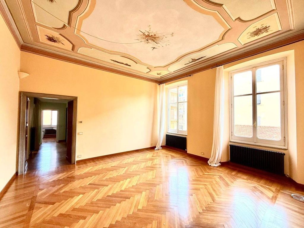 Luxury Apartment for sale in Chiavari, 800 000 €, Photo 1