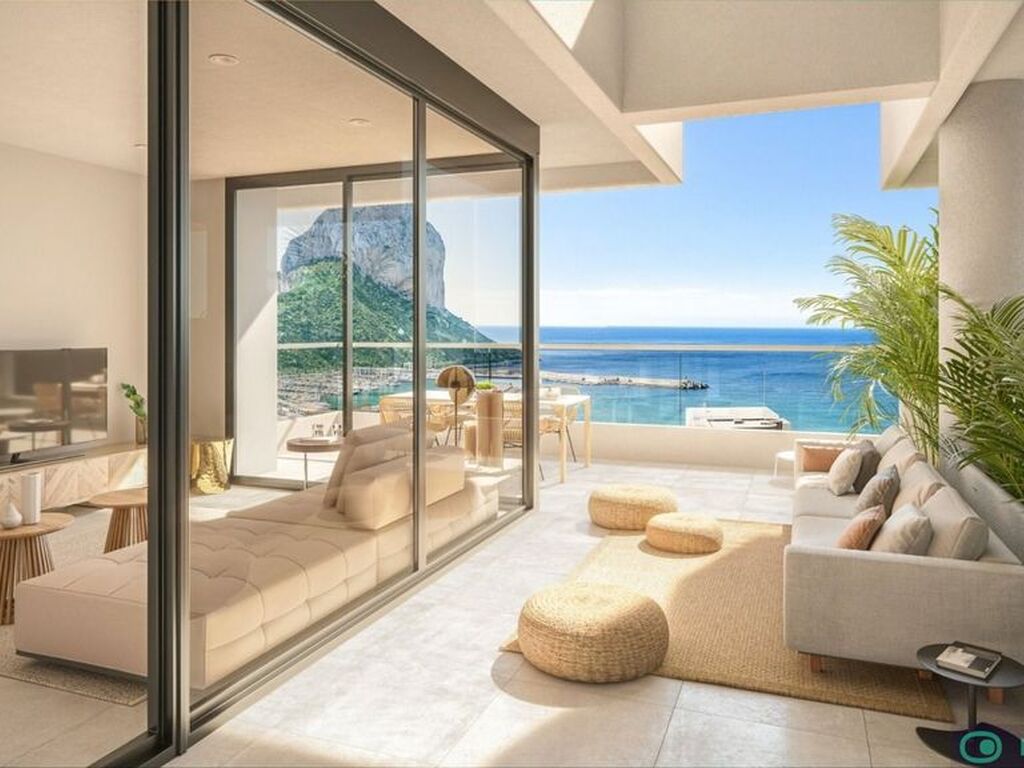 Luxury Apartment for sale in Calp, 620 000 €, Photo 1