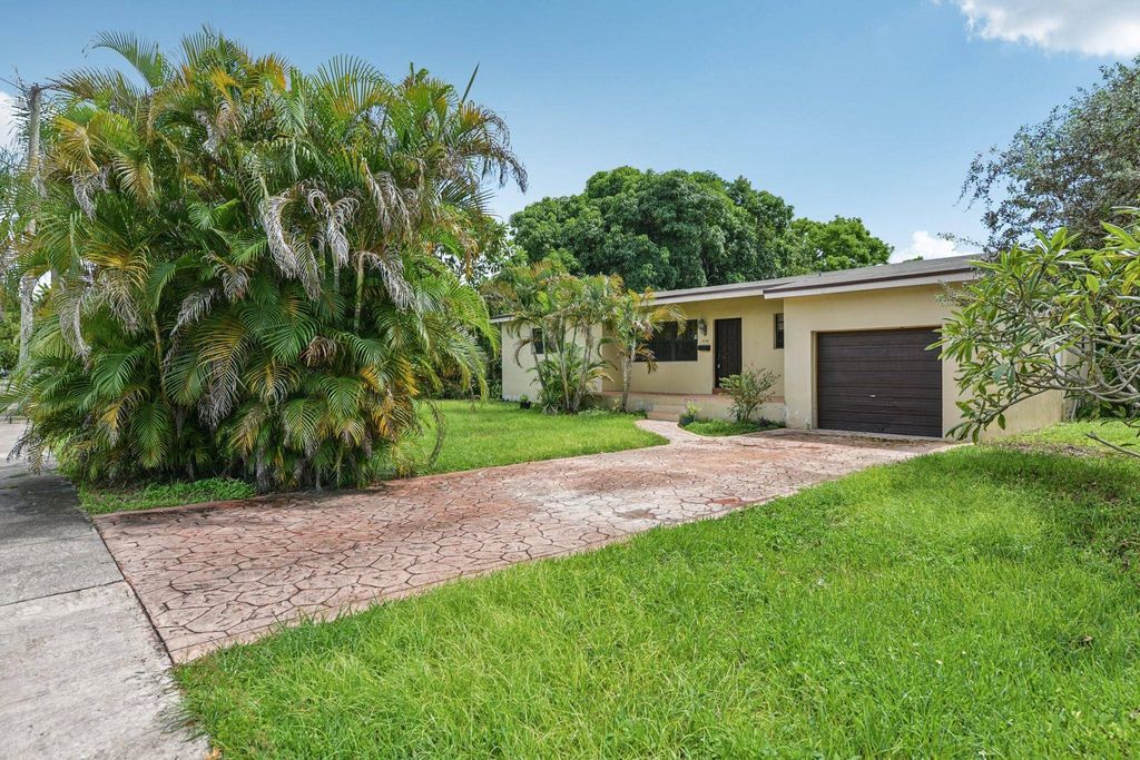 Luxury House for sale in Hollywood, 485 673 €, Photo 2