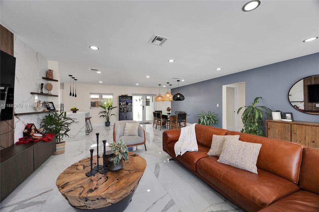 Luxury House for sale in Hollywood, 1 115 120 €, Photo 6