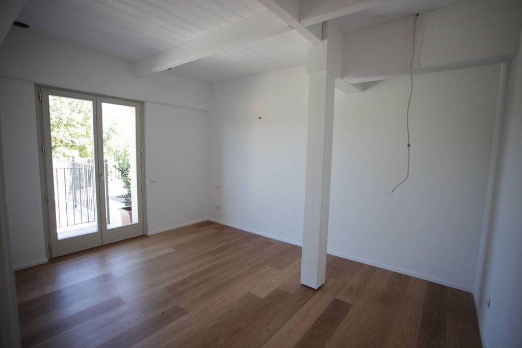 Luxury Apartment for sale in Turin, 716 000 €, Photo 4