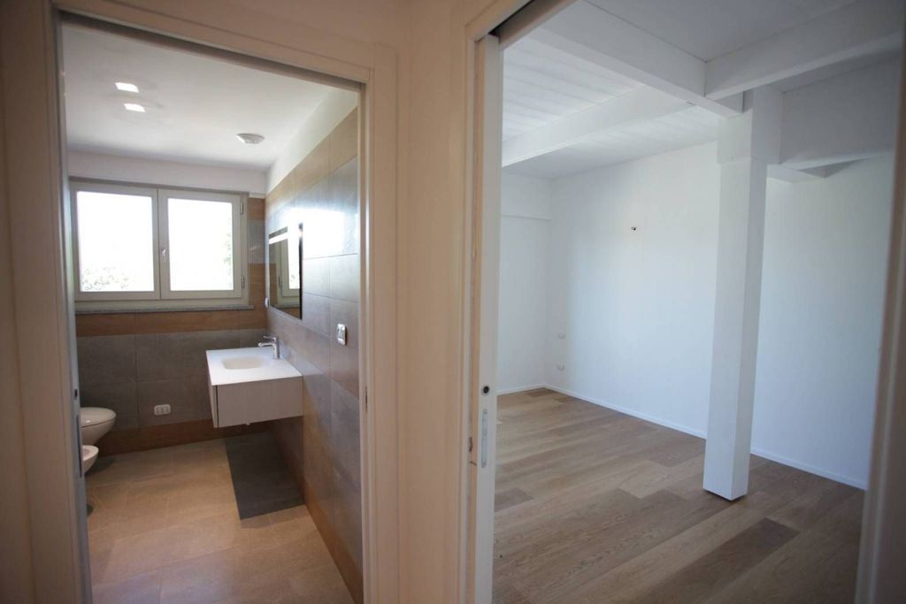 Luxury Apartment for sale in Turin, 716 000 €, Photo 6