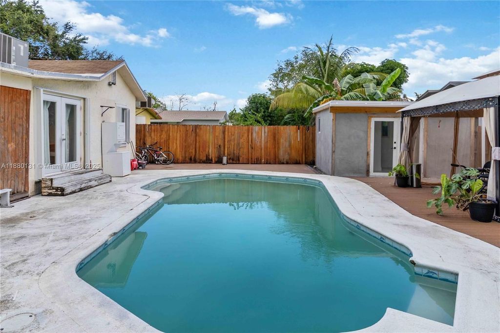 Luxury House for sale in Hollywood, 459 268 €, Photo 1