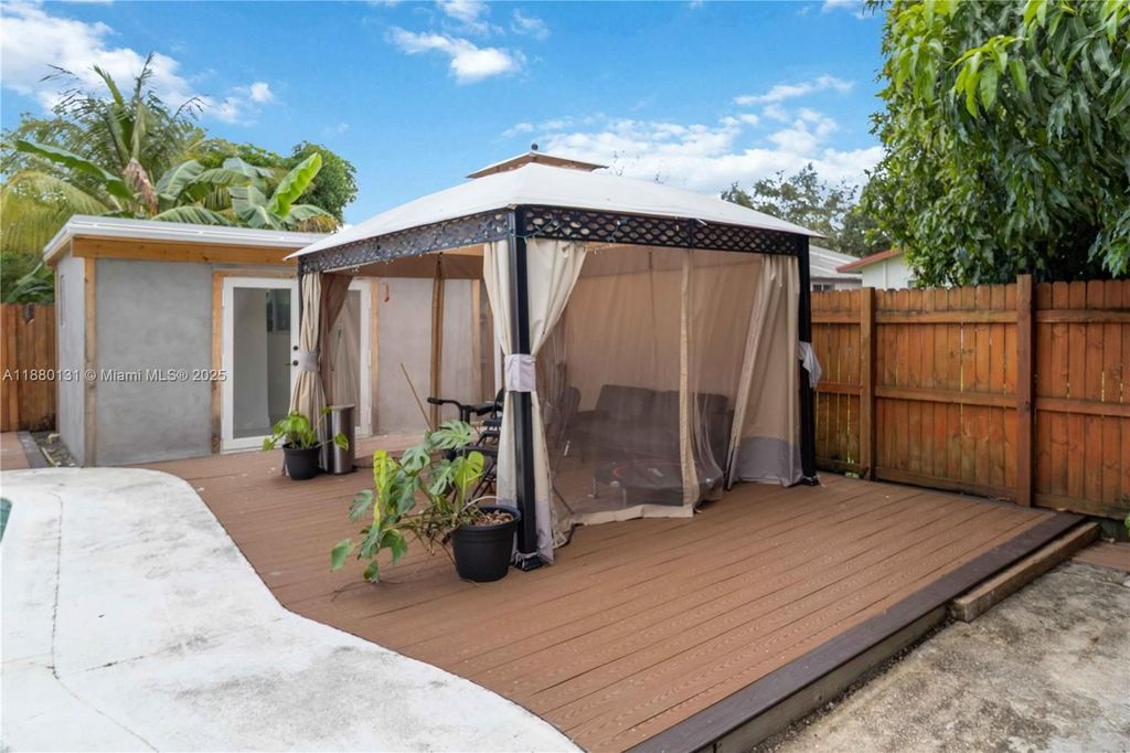 Luxury House for sale in Hollywood, 459 268 €, Photo 4