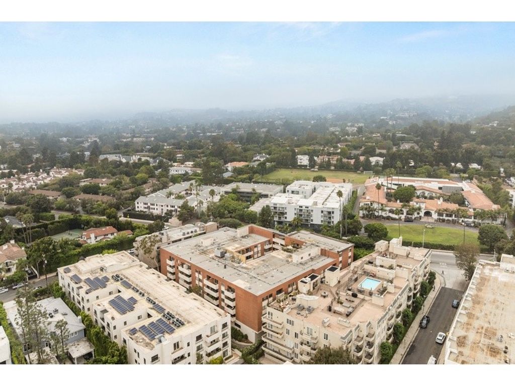 Luxury Apartment for sale in Los Angeles, 571 028 €, Photo 6