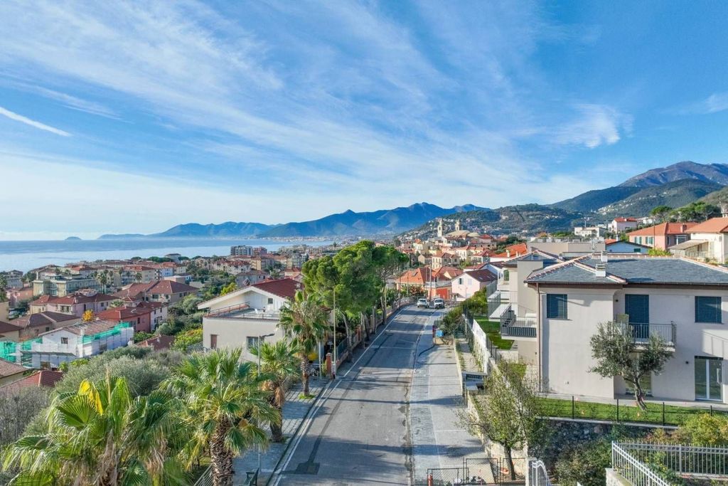 Luxury Apartment for sale in Borgio, 490 000 €, Photo 1