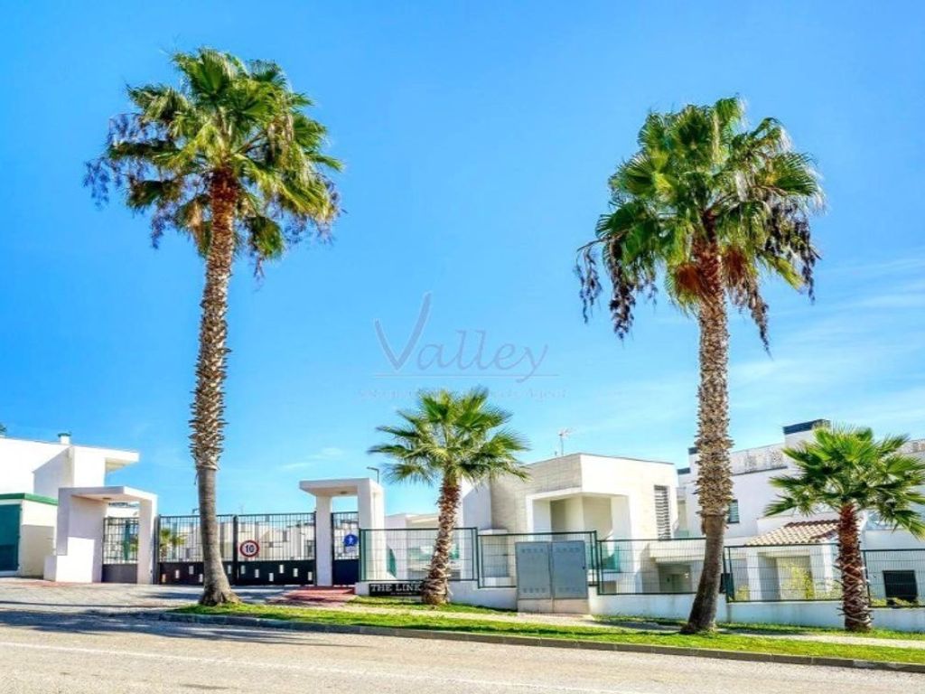 Luxury Apartment for sale in Alcaidesa, 670 000 €, Photo 3