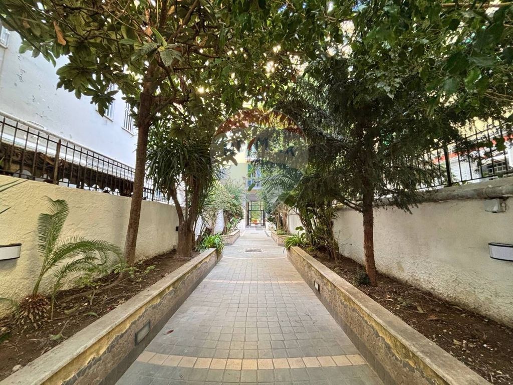 Luxury Apartment for sale in Naples, 660 000 €, Photo 1