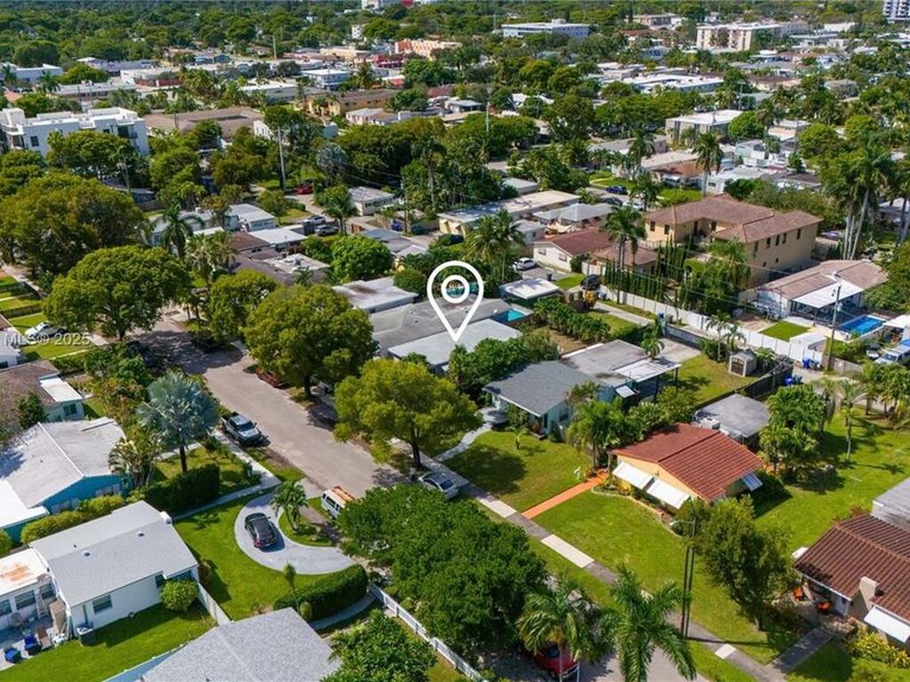 Luxury House for sale in Hollywood, 416 346 €, Photo 2