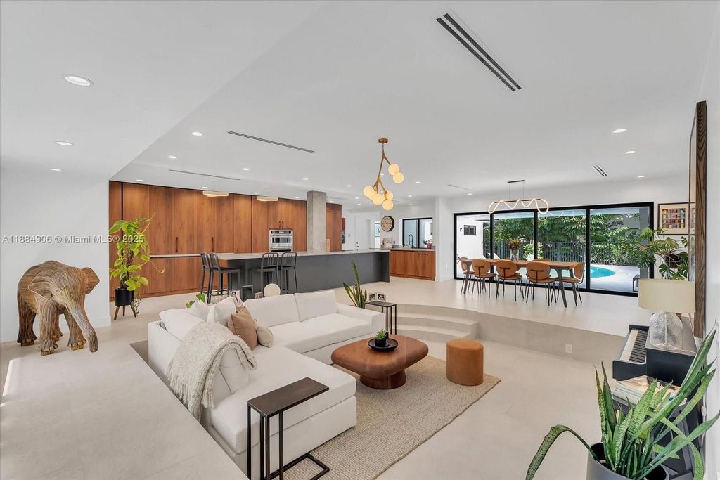 Luxury House for sale in Miami Coral Gables, 3 110 900 €, Photo 3