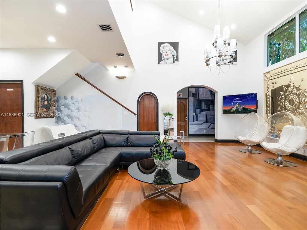 Luxury House for sale in Hollywood, 1 073 056 €, Photo 3