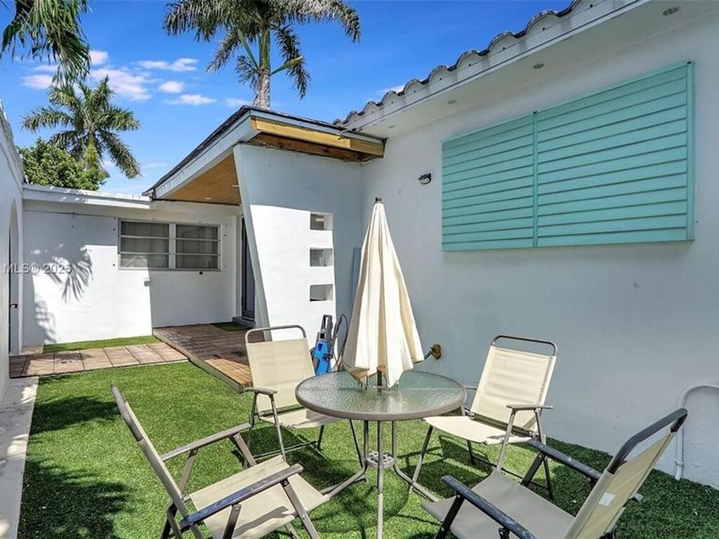 Luxury House for sale in Hollywood, 480 729 €, Photo 2