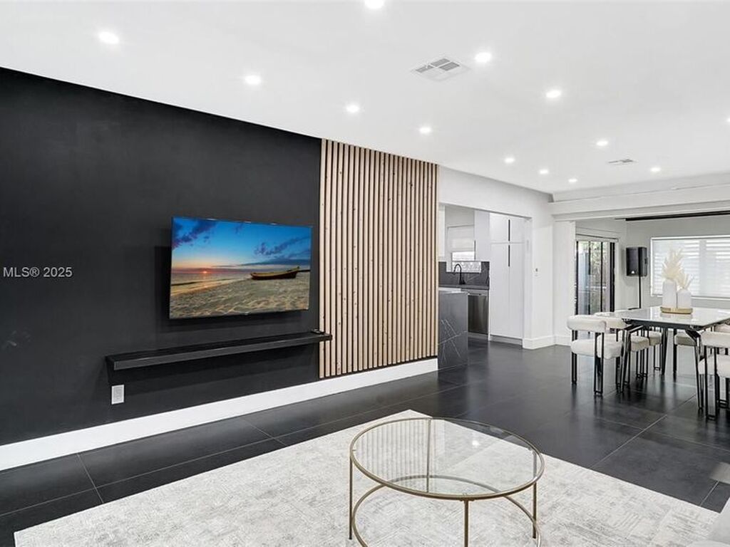 Luxury House for sale in Hollywood, 480 729 €, Photo 7