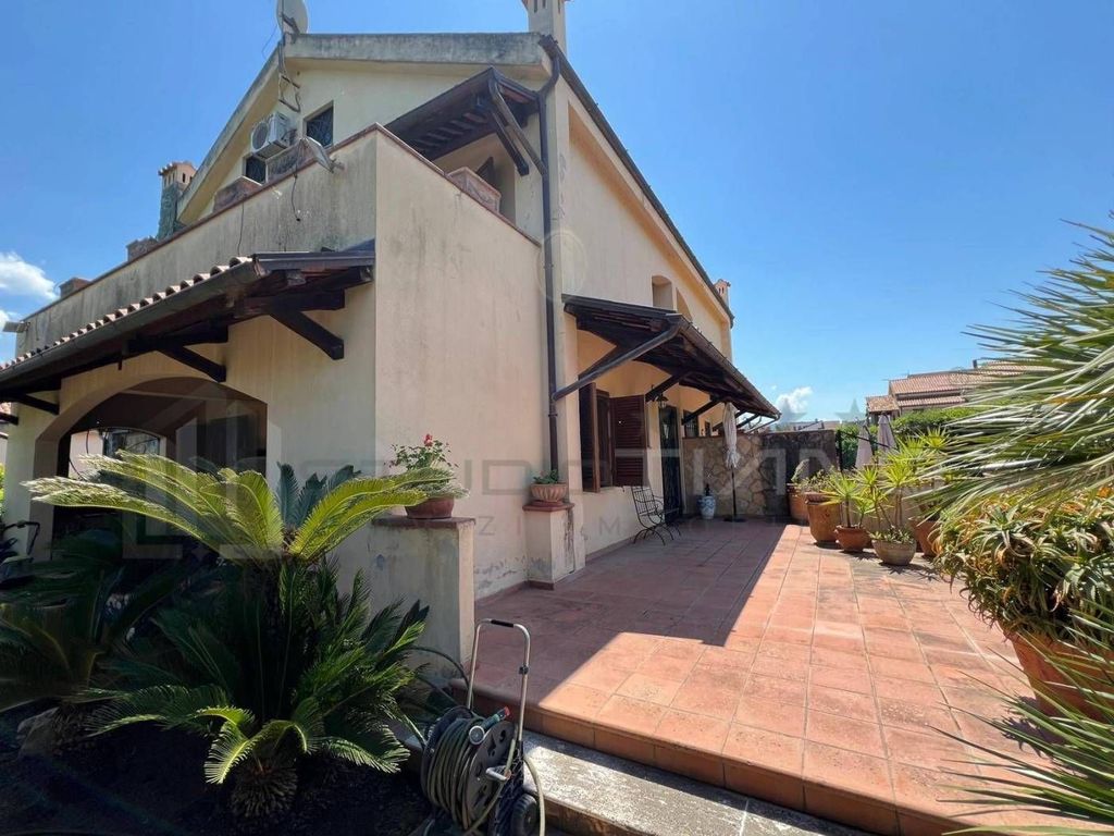 Maison de luxe à vendre à Rende, 580 000 €, Photo 3