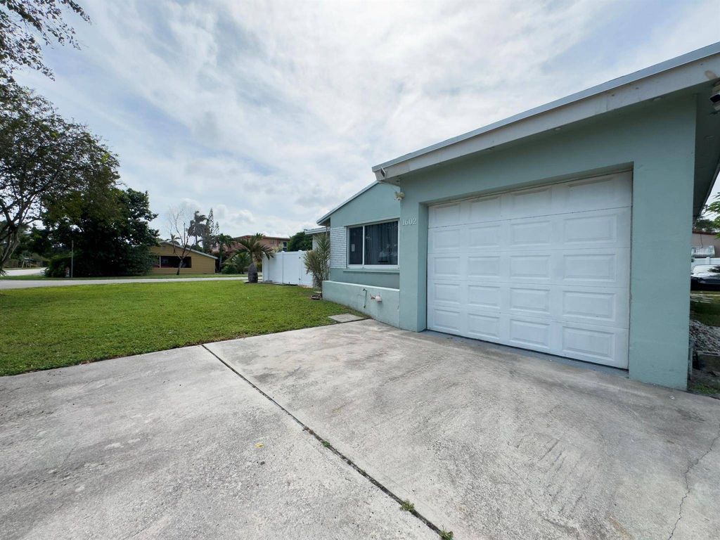 Luxury House for sale in Hollywood, 575 158 €, Photo 3