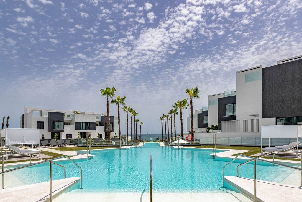 Luxury House for sale in Marbella, 2 350 000 €, Photo 2