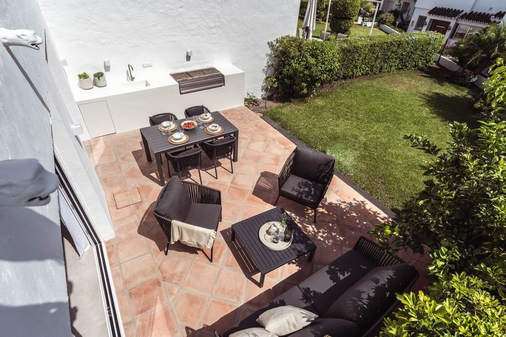 Luxury House for sale in Marbella, 895 000 €, Photo 2