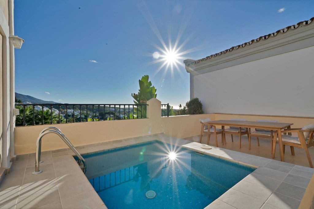 Maison de luxe à vendre à Marbella, 1 695 000 €, Photo 2