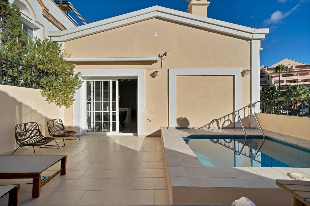 Maison de luxe à vendre à Marbella, 1 695 000 €, Photo 3