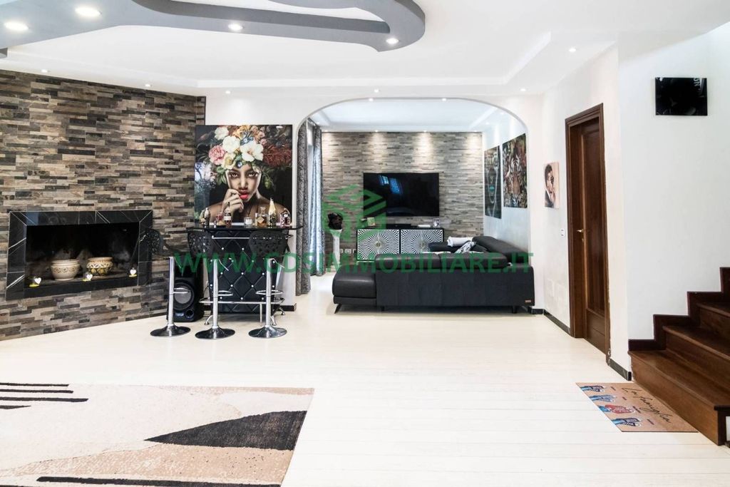 Luxury House for sale in Sacrofano, 520 000 €, Photo 1