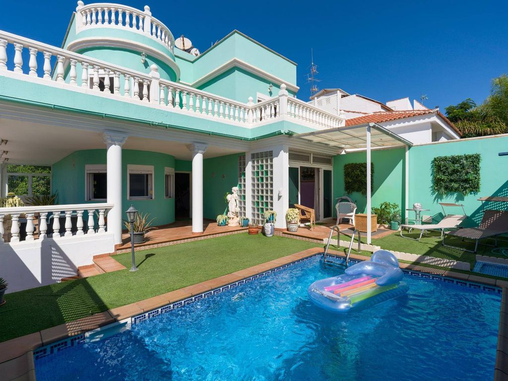 Luxury House for sale in San Bartolomé de Tirajana, 750 000 €, Photo 1