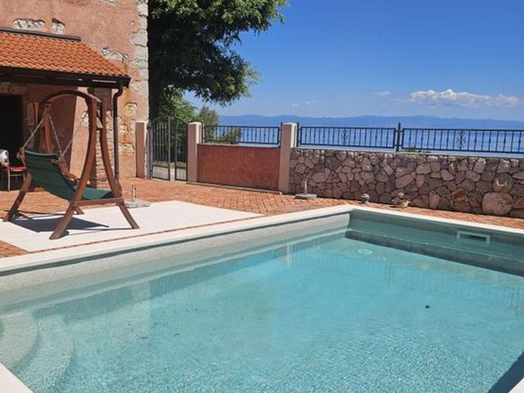 Maison de luxe à vendre à Brsec, 572 000 €, Photo 2