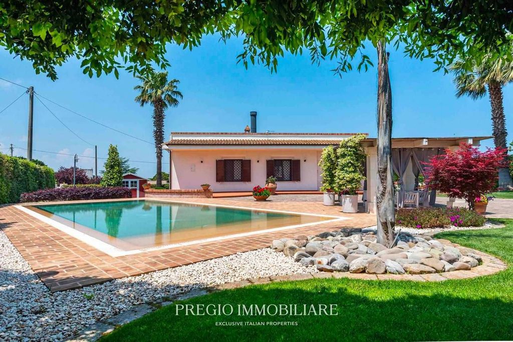 Maison de luxe à vendre à Monopoli, 690 000 €, Photo 1