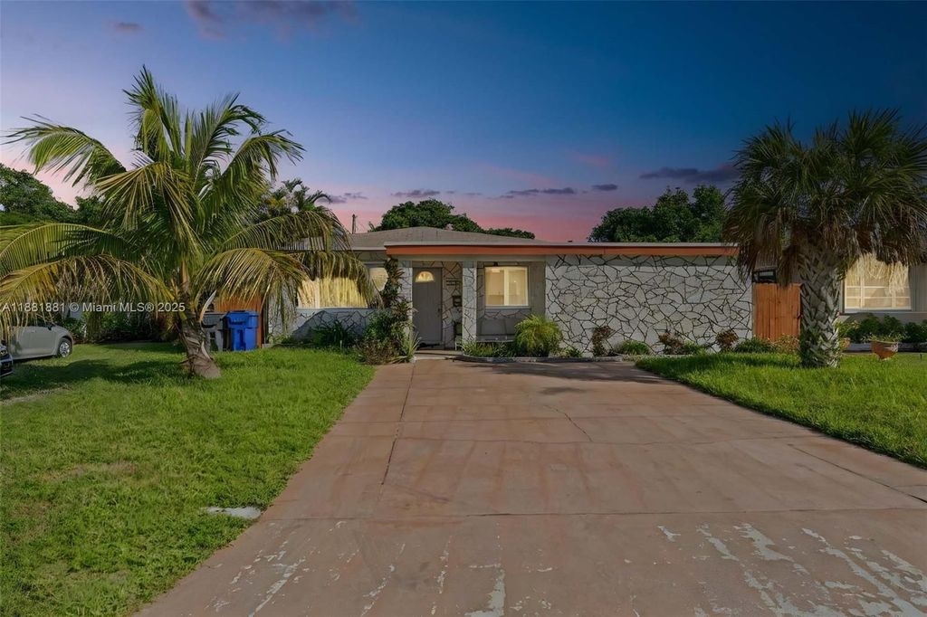 Luxury House for sale in Hollywood, 507 119 €, Photo 1