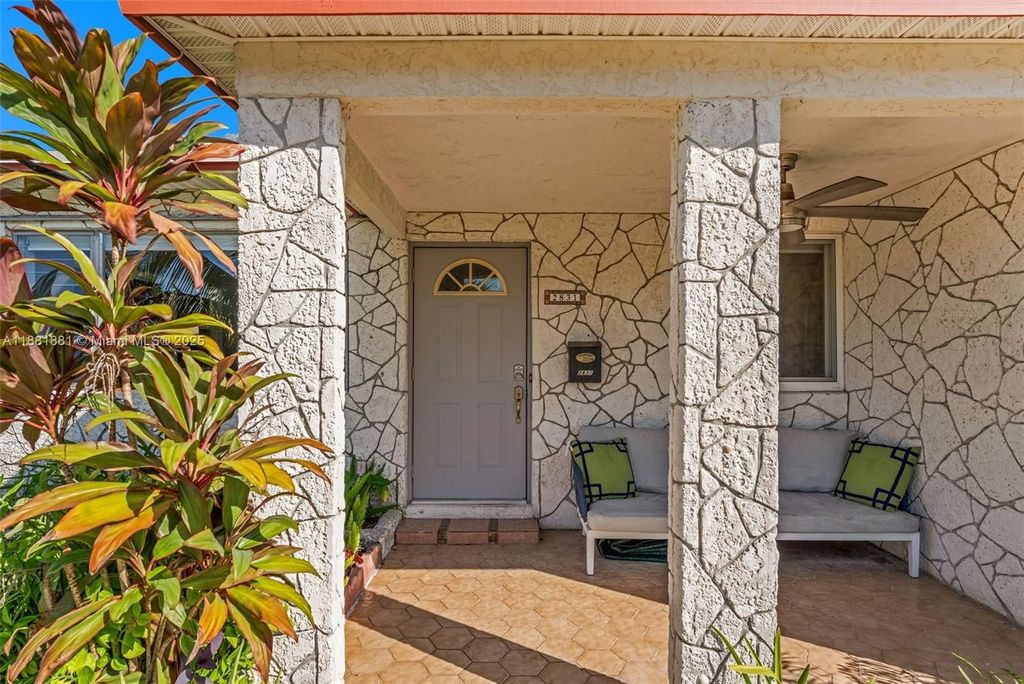 Luxury House for sale in Hollywood, 507 119 €, Photo 2