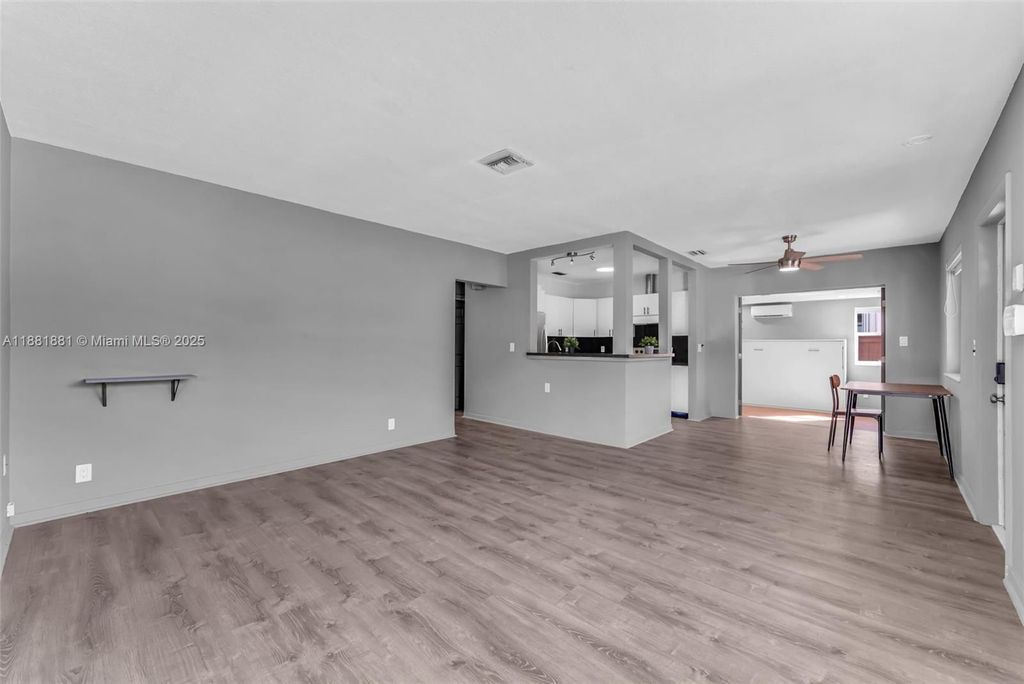 Luxury House for sale in Hollywood, 507 119 €, Photo 4