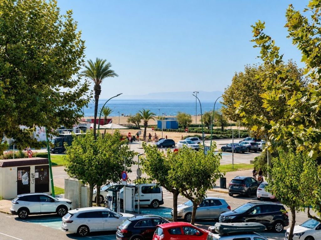 Luxury Apartment for sale in Empuriabrava, 425 000 €, Photo 1