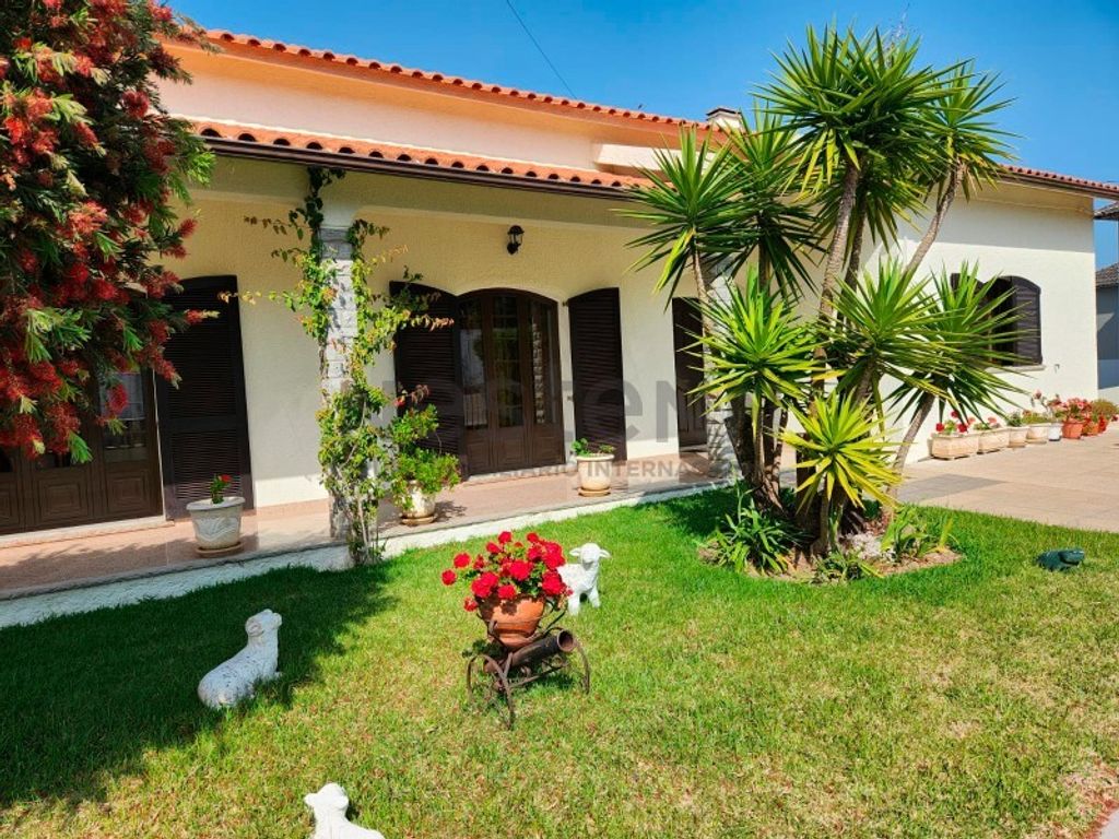 Maison de luxe à vendre à Bombarral, 750 000 €, Photo 1