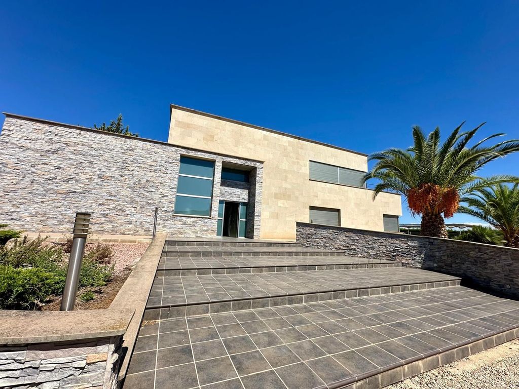 Maison de luxe à vendre à Yecla, 499 000 €, Photo 1