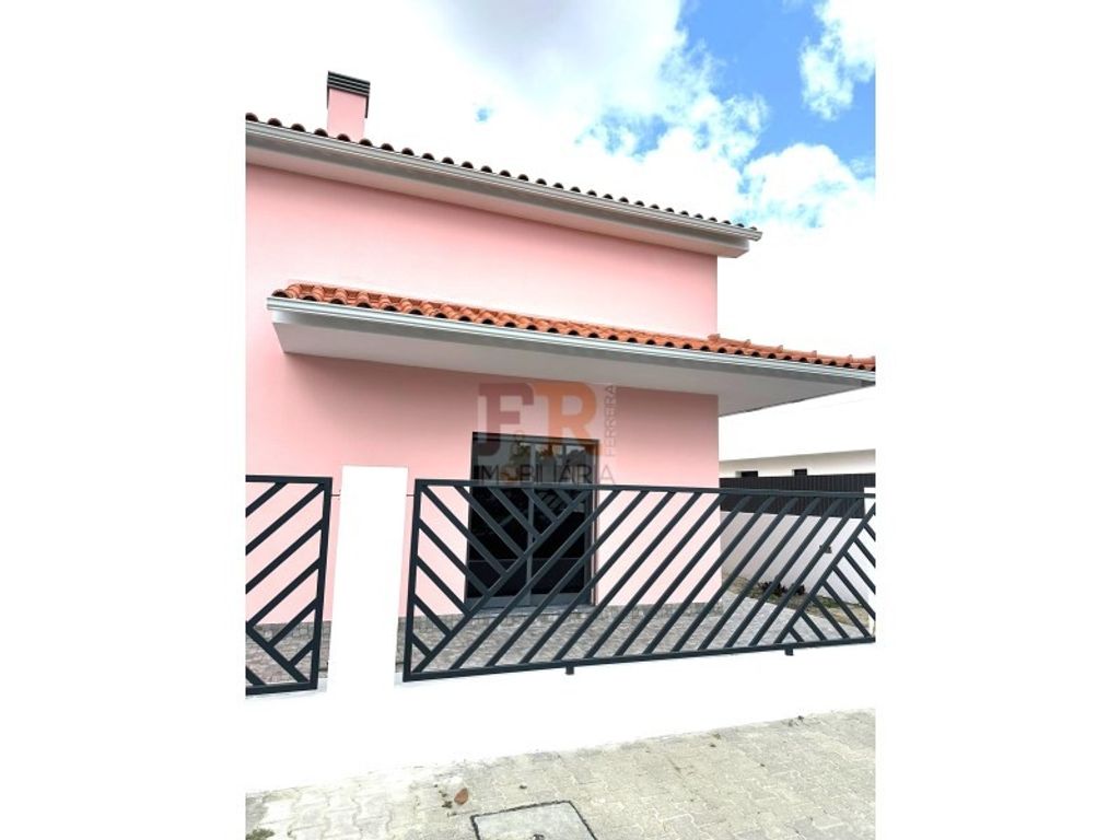 Luxury House for sale in Seixal, 550 000 €, Photo 3