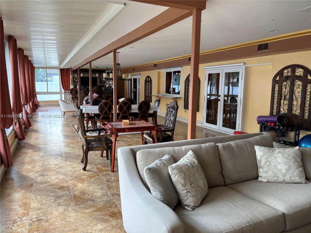 Luxury House for sale in Hollywood, 901 367 €, Photo 5