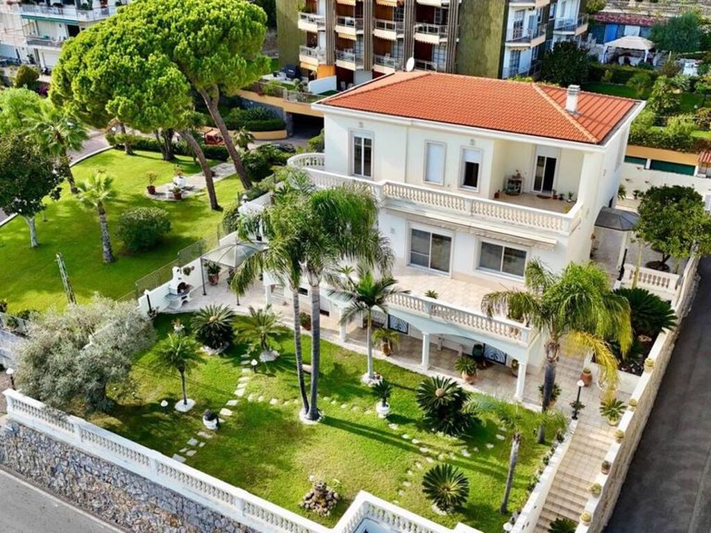 Maison de luxe à vendre à San Remo, 2 980 000 €, Photo 1