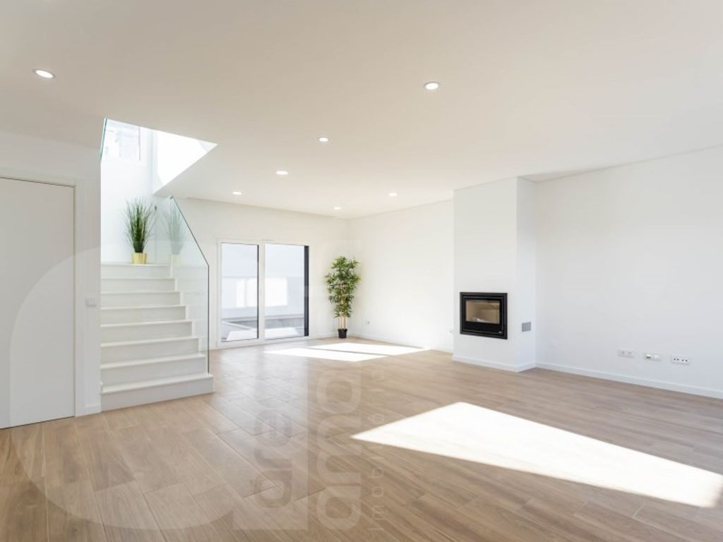 Luxury House for sale in Seixal, 650 000 €, Photo 2