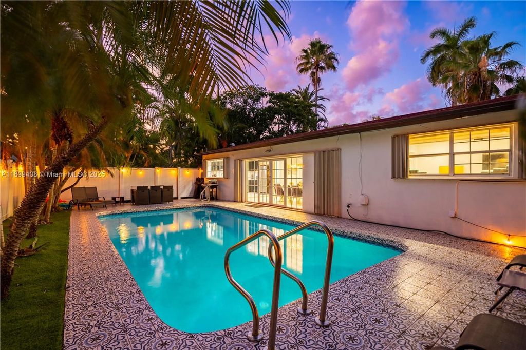 Luxury House for sale in Hollywood, 811 230 €, Photo 2