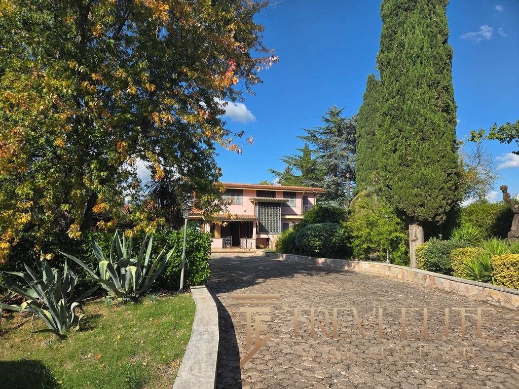 Luxury House for sale in Rome, 790 000 €, Photo 1