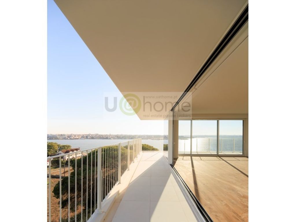 Luxury Apartment for sale in Seixal, 611 000 €, Photo 2