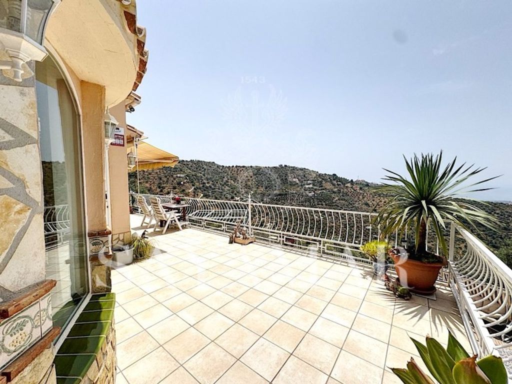 Luxury House for sale in Sayalonga, 650 000 €, Photo 4