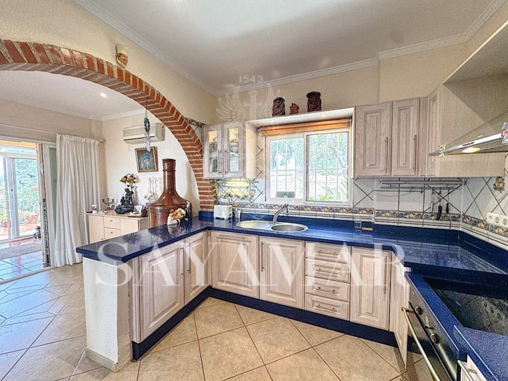 Luxury House for sale in Sayalonga, 650 000 €, Photo 7