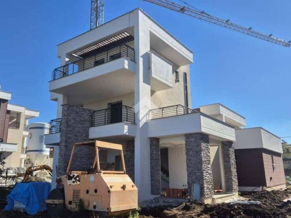 Maison de luxe à vendre à Rome, 550 000 €, Photo 1